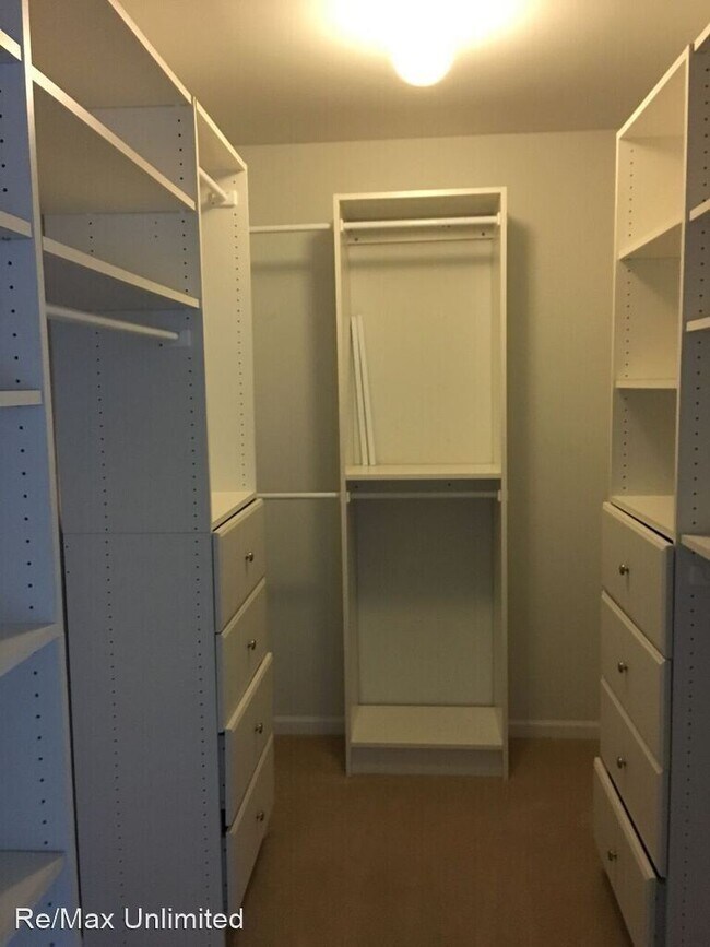 Building Photo - 3 br, 2.5 bath House - 13 Old Forge Drive