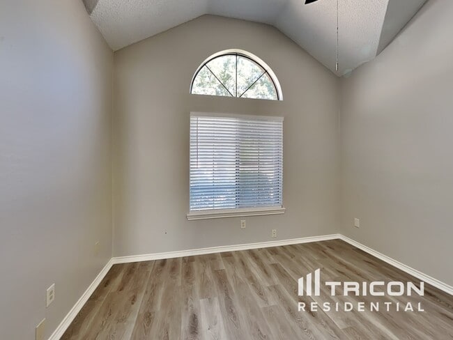Building Photo - 2338 Weyborn Dr