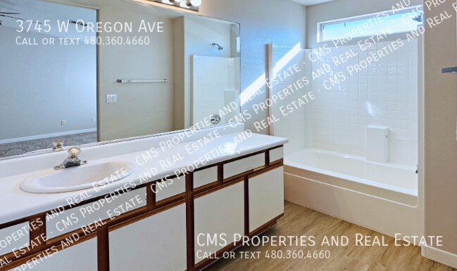 Building Photo - 3745 W Oregon Ave