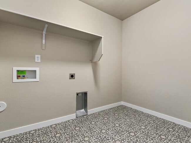 Building Photo - 7807 S Dewberry Way