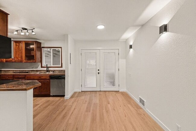 Building Photo - 2658 35th Ave W