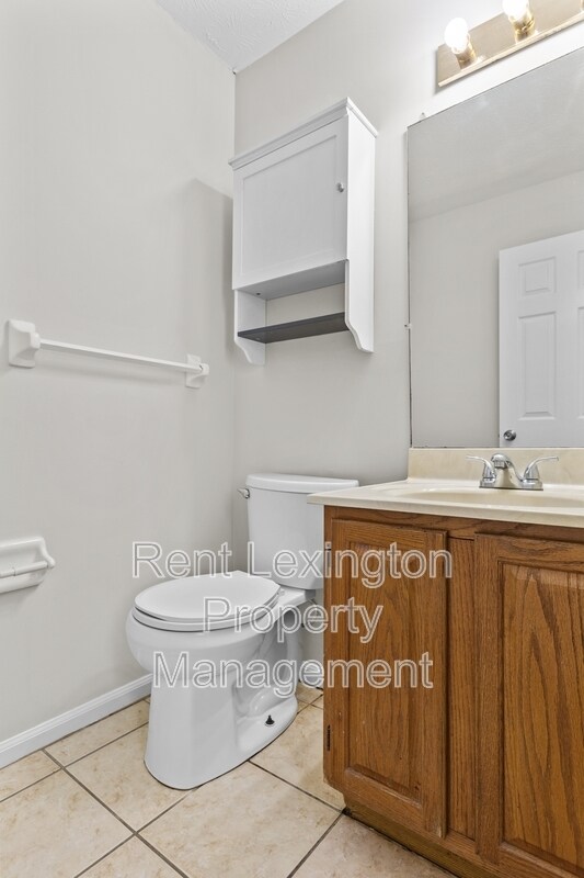 Building Photo - 608 McCurdy Ct