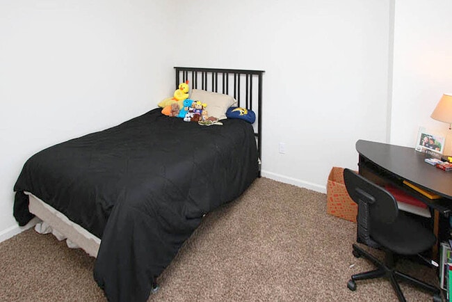 Building Photo - 37 Red Plank Wy