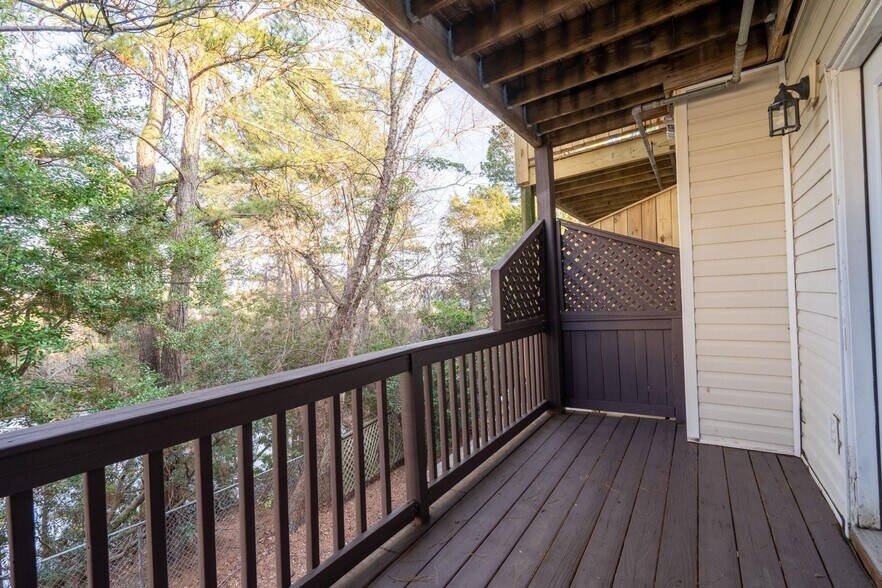 Building Photo - 4910 Lake Palmetto Ln