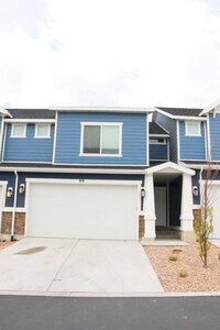 Building Photo - Amazing Townhome in Legacy Ranch!