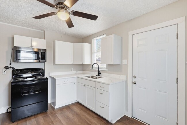 Building Photo - 783-785 S 18th St