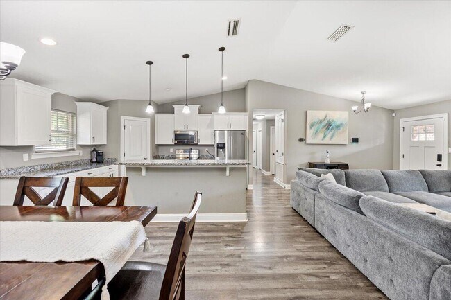 Building Photo - 5424 Maverick Ln