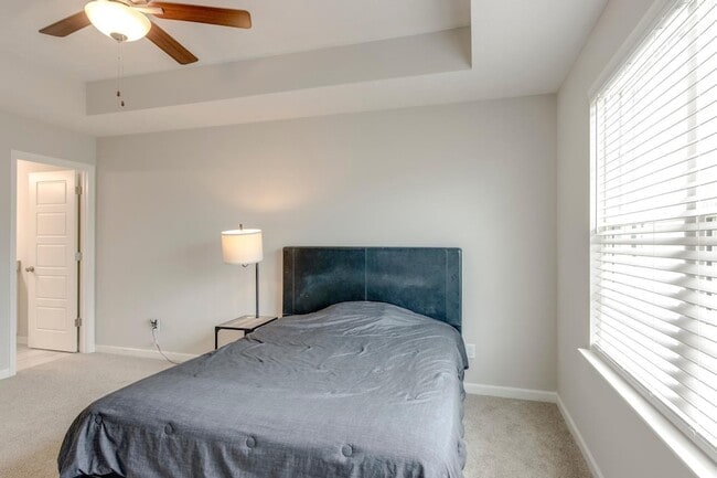 Building Photo - 4327 Doral Dr