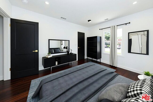 Building Photo - 1656 S Crescent Heights Blvd