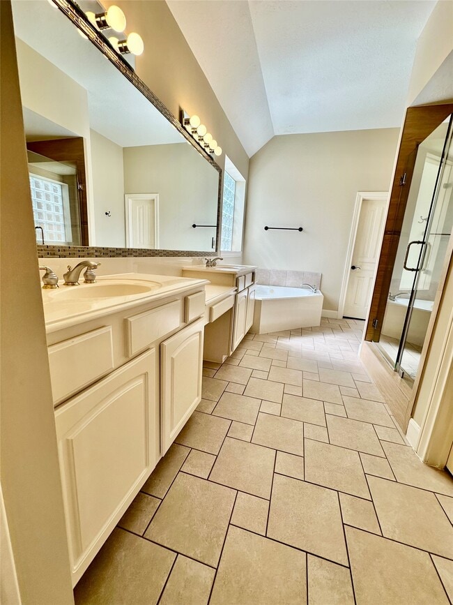 Building Photo - 12910 Watermist