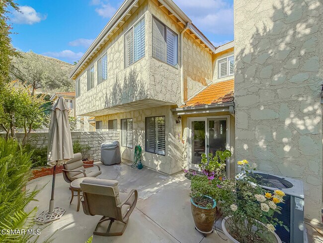 Building Photo - 29717 Strawberry Hill Dr