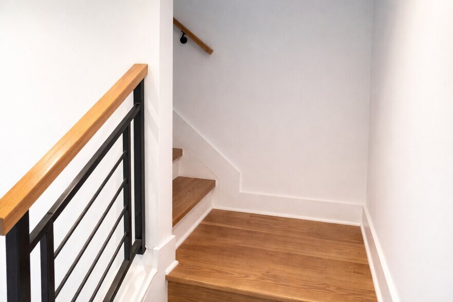 Building Photo - 727 Quebec Pl NW