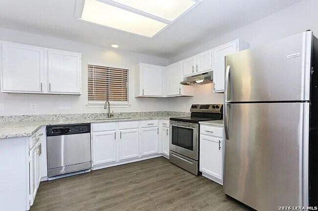 Building Photo - Beautiful Home in Candlewood Park Ready for Move-In!