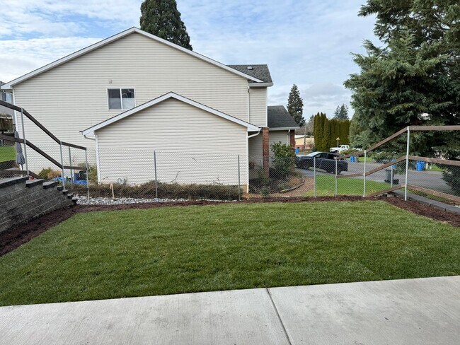 Building Photo - Beautiful Three Bedroom New Construction Home For Rent