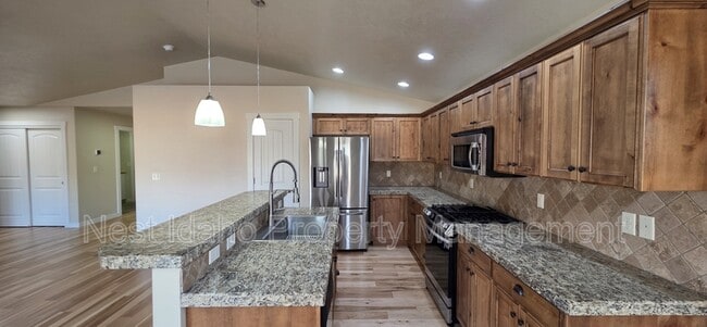 Building Photo - 11756 W Bronte St