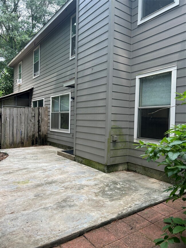 Building Photo - 7 Newberry Trail Ct