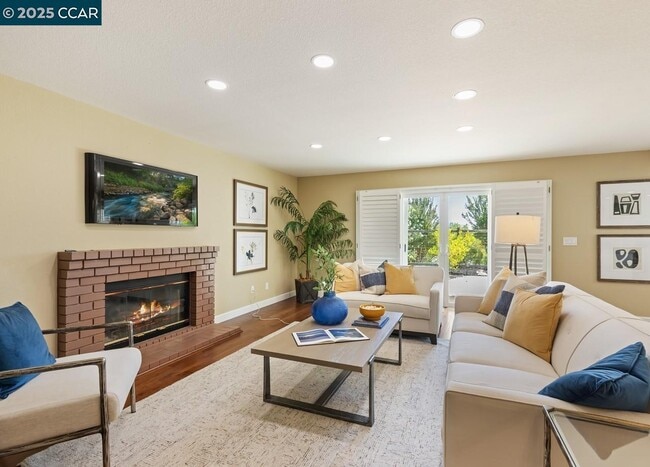 Building Photo - 1143 Cheshire Cir