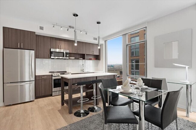 Building Photo - 400 Army Navy Dr