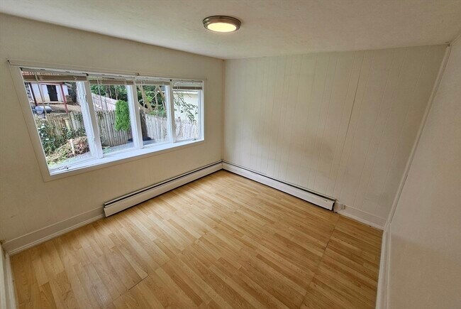 Building Photo - 5 Brookdale St
