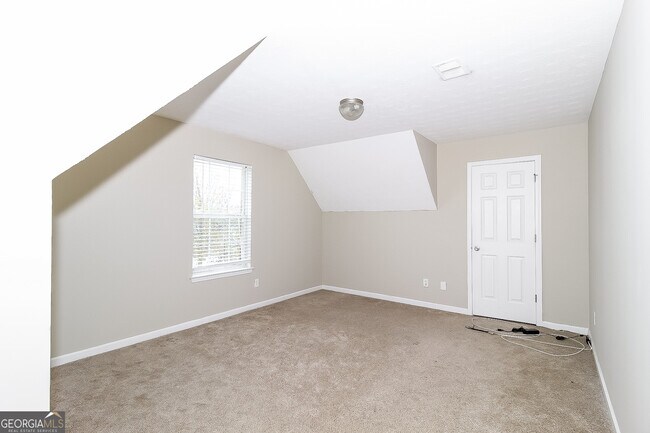 Building Photo - 3352 Hershey Dr