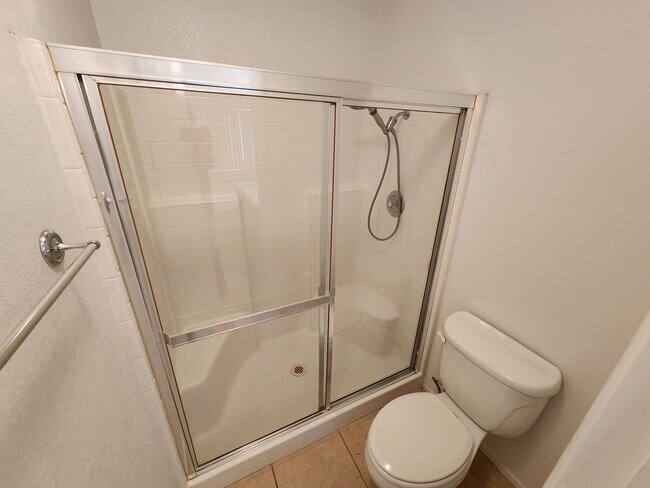 Building Photo - Cozy 3Bed/2Bath/2Car Residence located in North Las Vegas!
