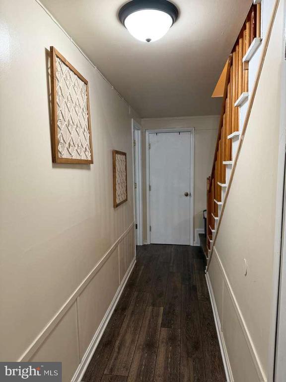 Building Photo - 233 Molden Dr