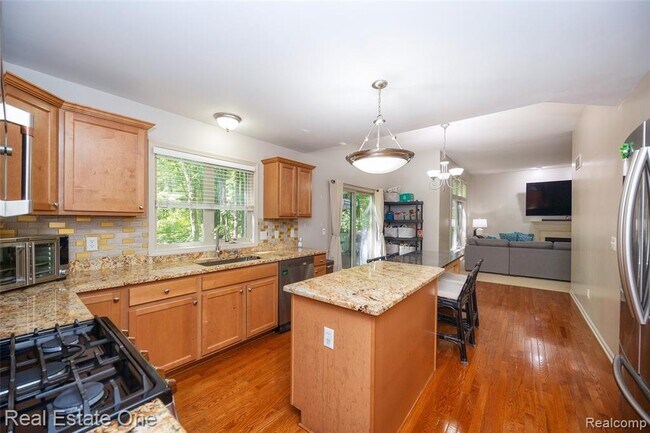 Building Photo - 3481 Castlewood Ct