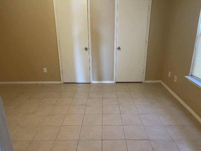 Building Photo - 3414 Colonial Pl