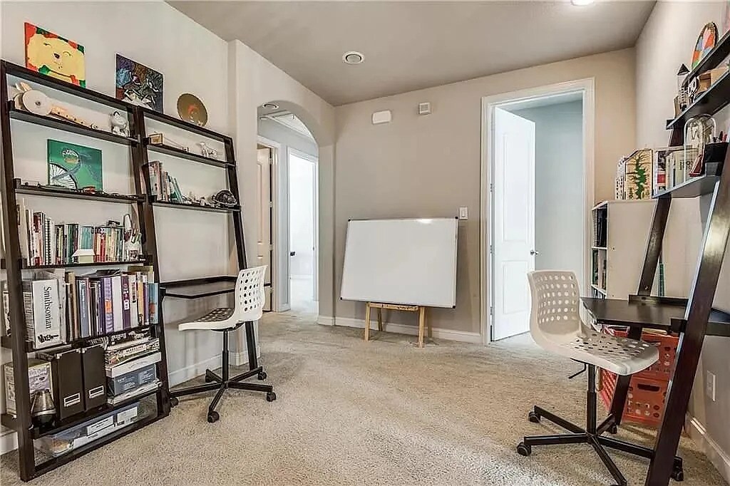 Building Photo - 6710 Estrella