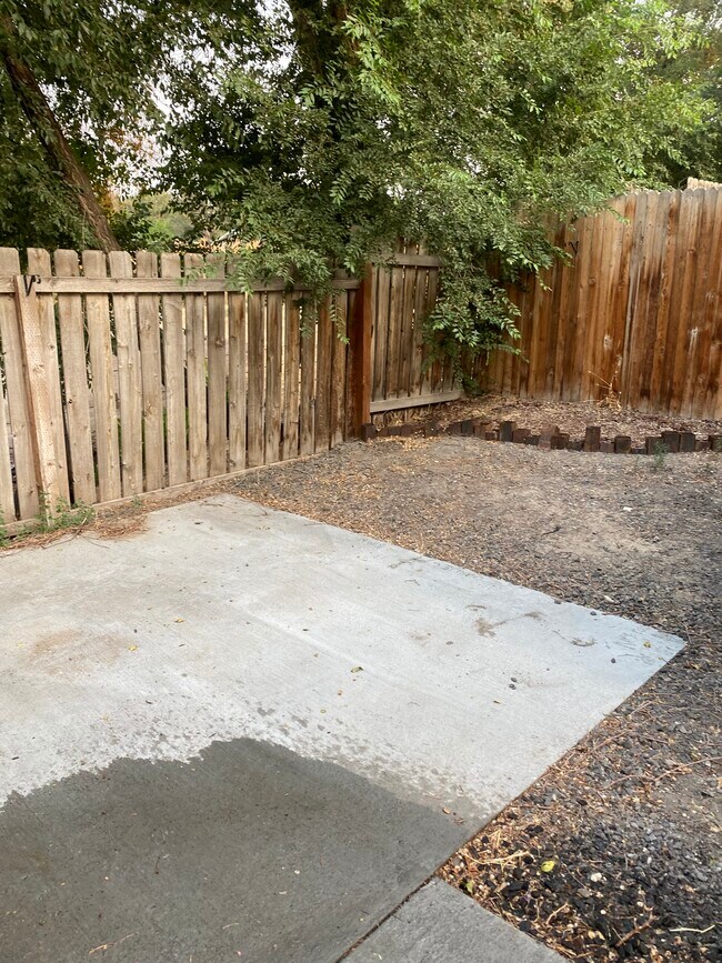 Building Photo - 132 N Bliss St