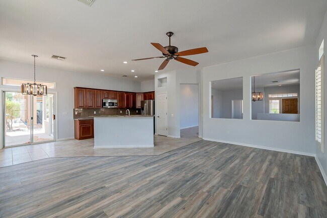 Building Photo - Gated Community!