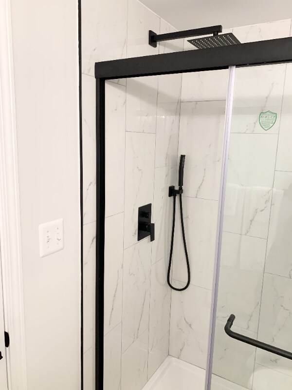 Building Photo - 1600 S Charles St