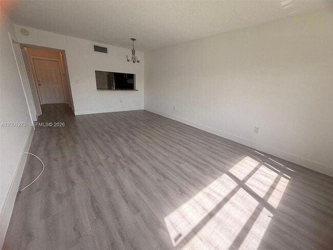 Building Photo - 20111 NE 27th Ct