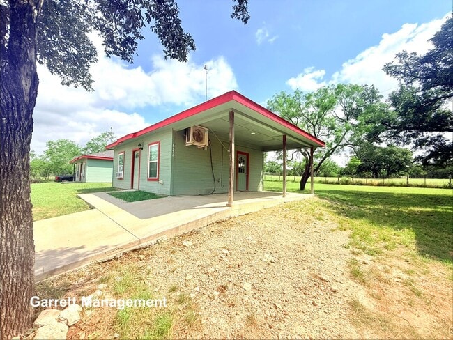 Building Photo - 1/1 House in the Country