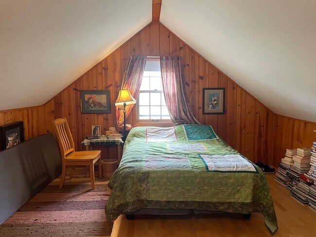 Building Photo - The Cutest 3-Bedroom Tudor - One Block From Como Golf Course