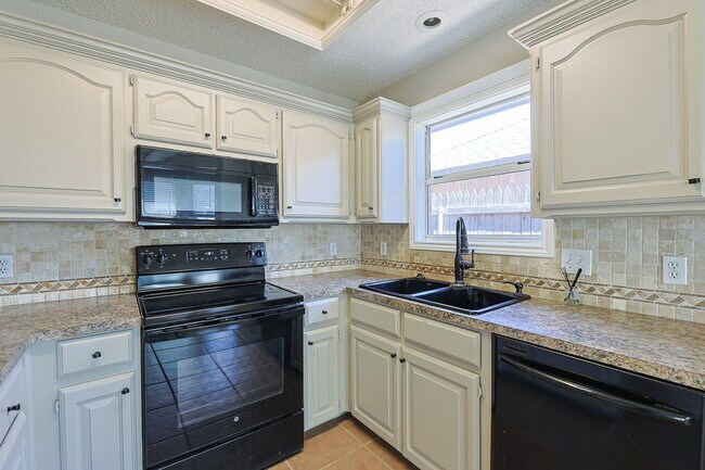 Building Photo - Welcome home to this beautifully updated 3-bedroom, 2-bath home nestled on a quiet cul-de-sac in ...