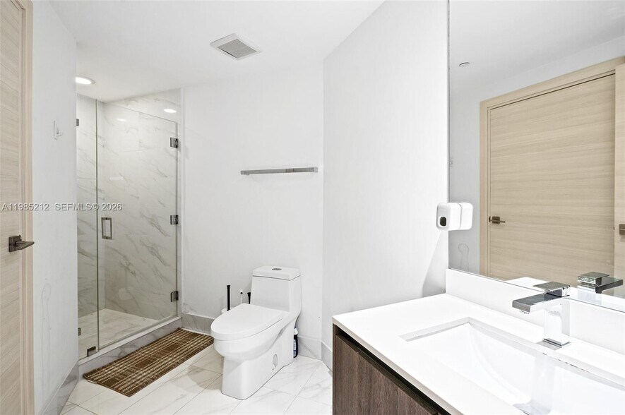 Building Photo - 801 S Miami Ave