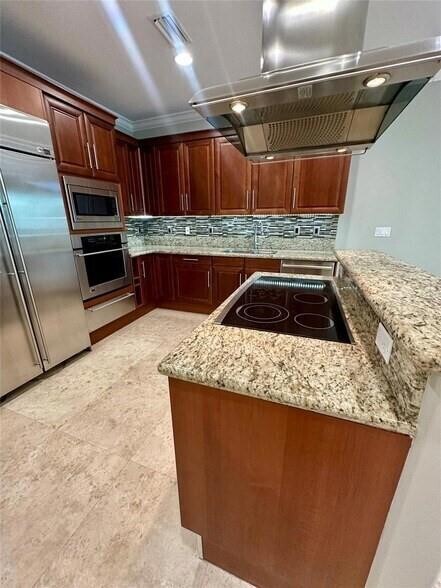 Building Photo - 1362 Bayview Dr