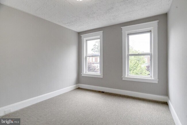 Building Photo - 2908 Oakley Ave