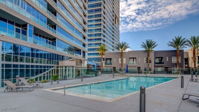 Building Photo - 4575 Dean Martin Dr