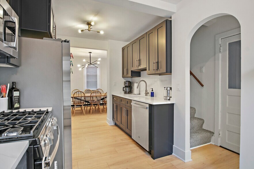 Building Photo - 1516 Lee St