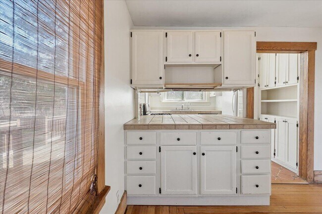 Building Photo - 751 Holmes Rd