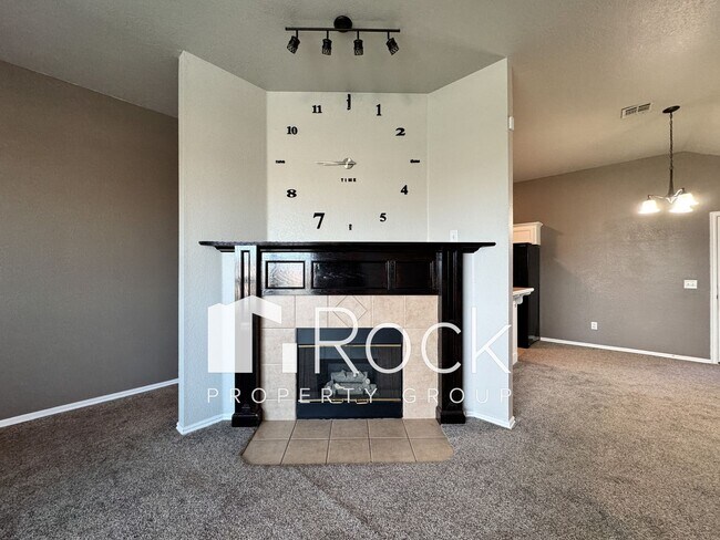 Building Photo - 4 Bedroom Home in Moore with All Appliances Included *1st Month's Rent FREE*