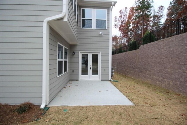 Building Photo - 1736 Lansing Bluff Walk