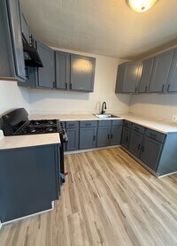 Building Photo - 414 N Wayne Ave