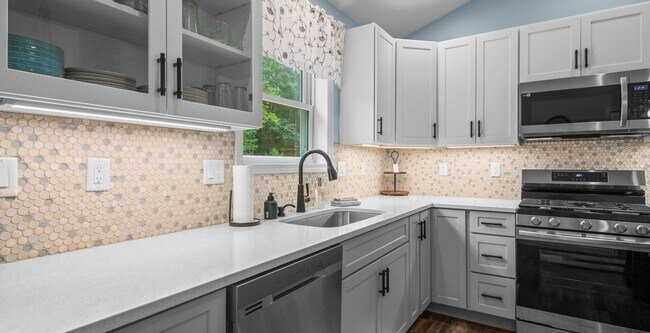 Building Photo - May & June Furnished Extended Stay Rental