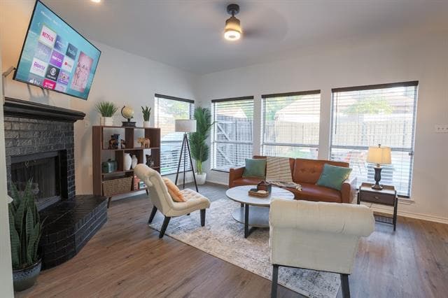 Building Photo - 994 Regency Dr