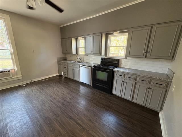 Building Photo - 715 W Day St