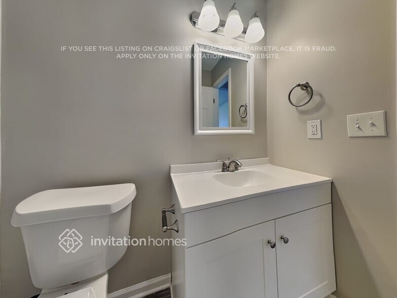 Building Photo - 390 Bass Way NW