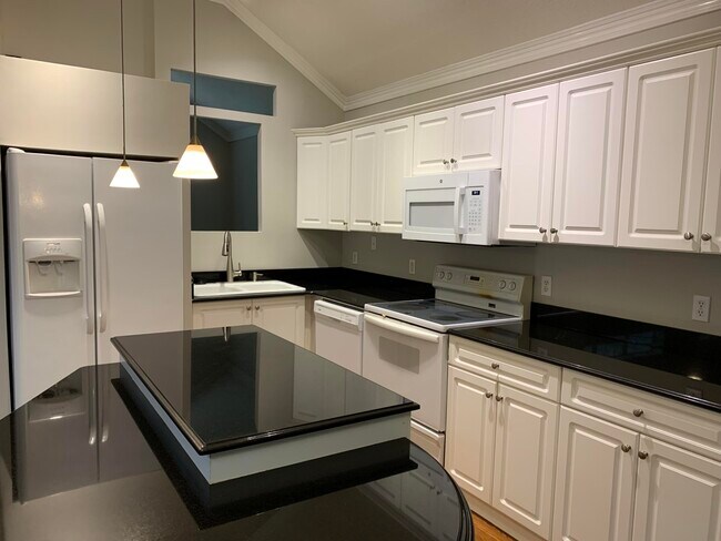 Building Photo - 307 Sand Myrtle Way